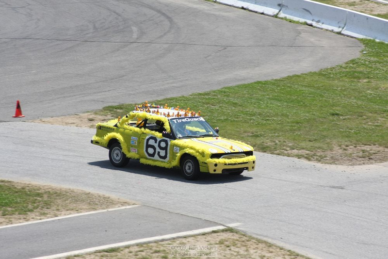 Illustration for article titled The 24 Hours Of LeMons New England 2009 Über Gallery, Part 4